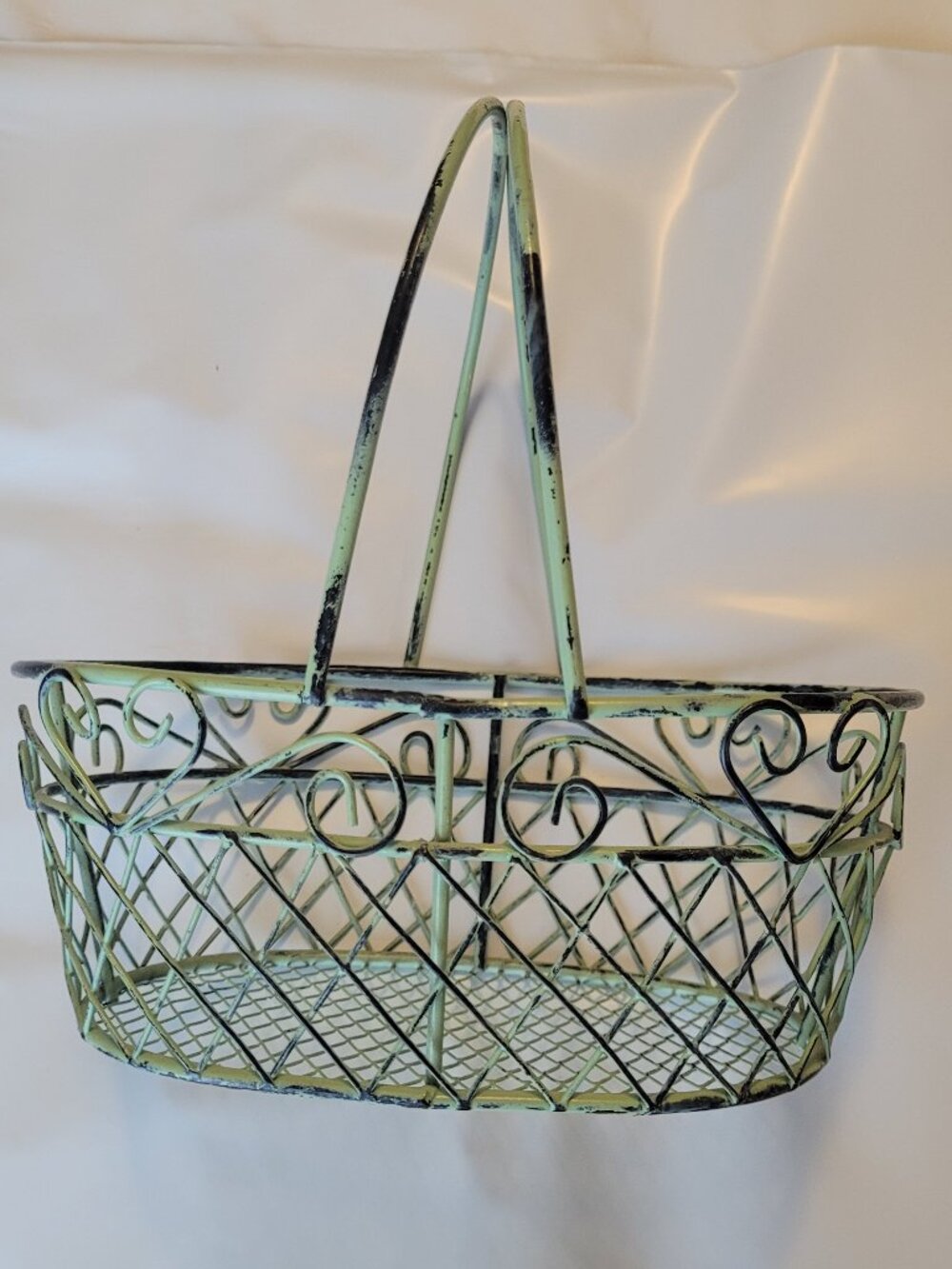 Green Rustic Metal Wire Basket